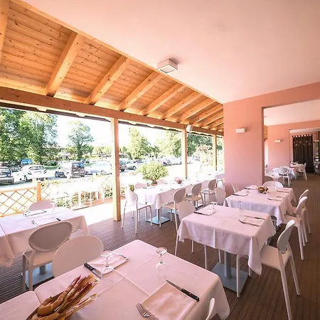 アパートホテル Pomposa リド・ディ・ポンポーザ