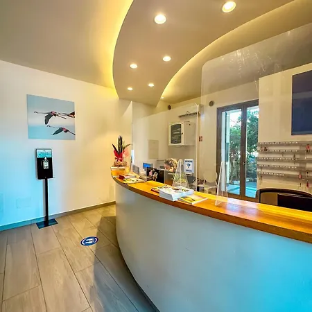 Pomposa アパートホテル